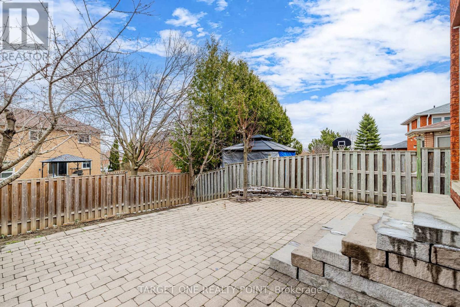 36 PRINCE DRIVE - 32