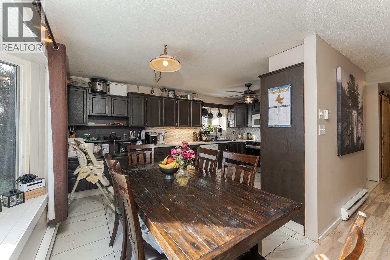 239 FERN CRESCENT - 7