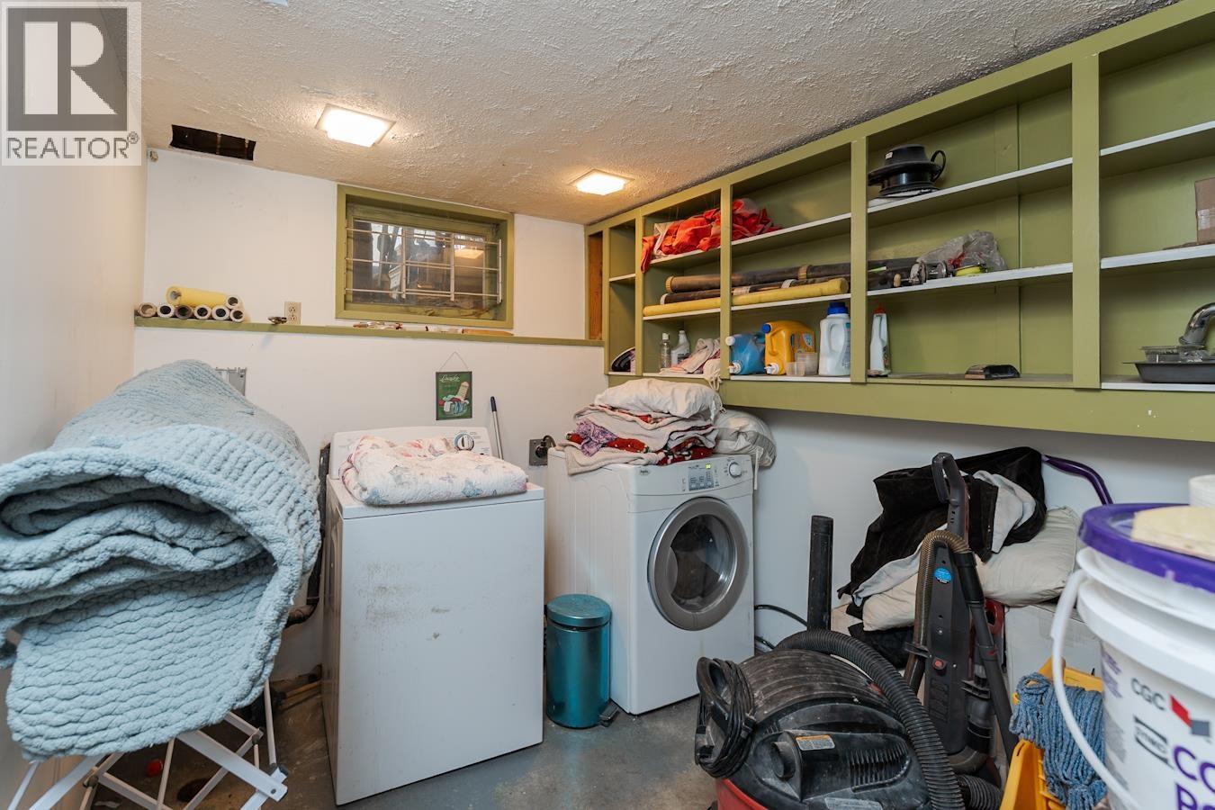 239 FERN CRESCENT - 20