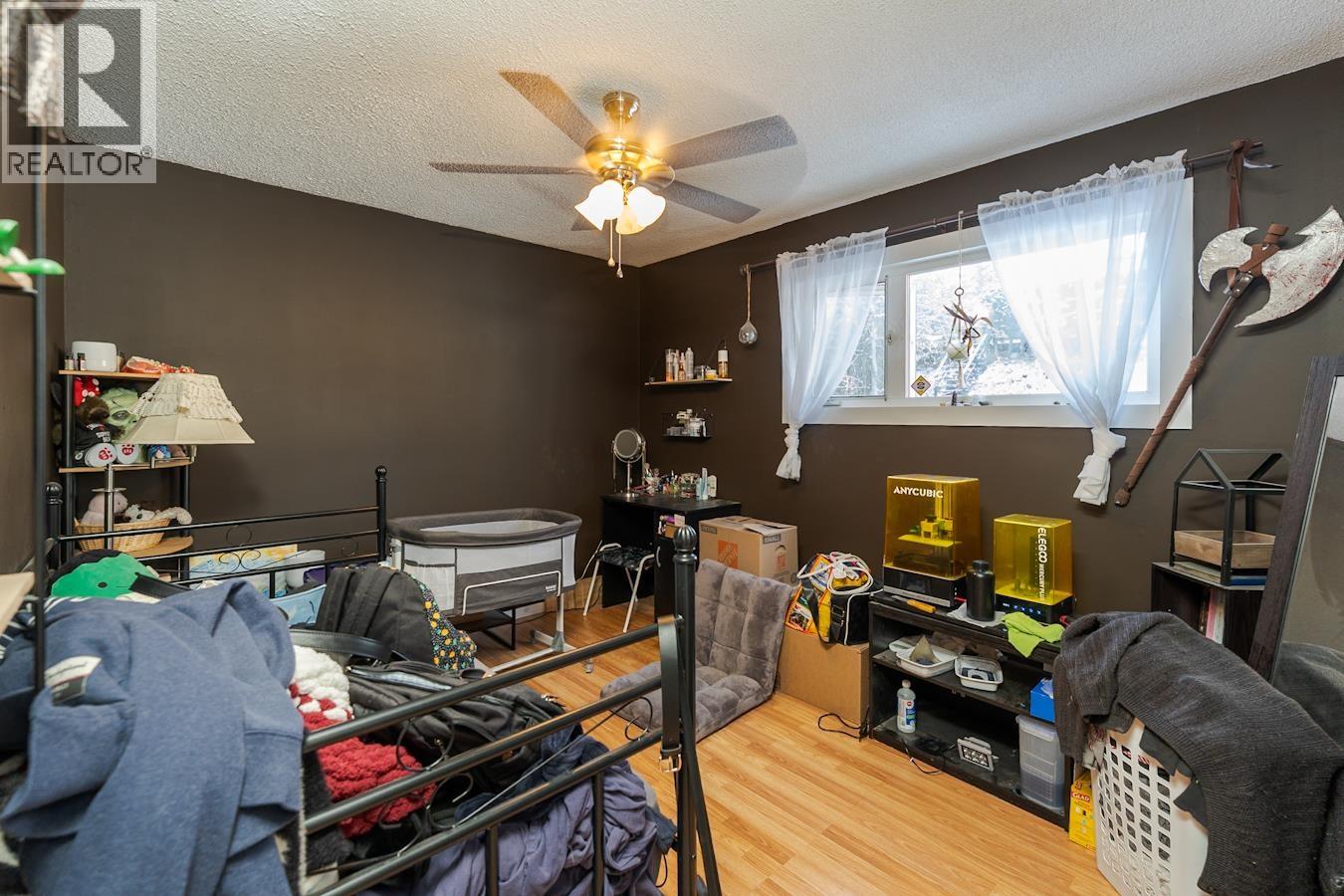 239 FERN CRESCENT - 16