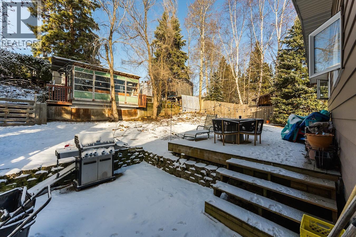 239 FERN CRESCENT - 28