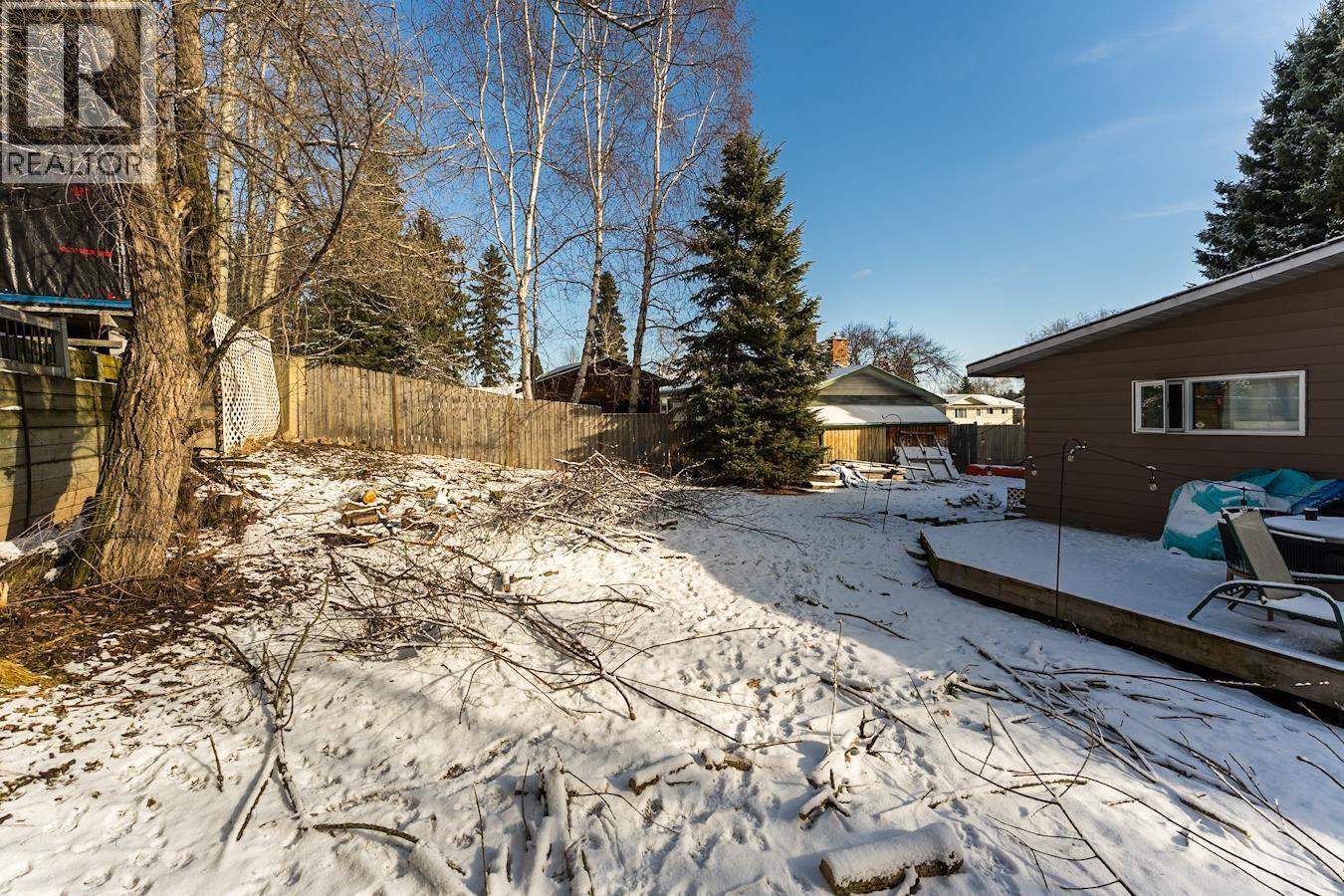 239 FERN CRESCENT - 31