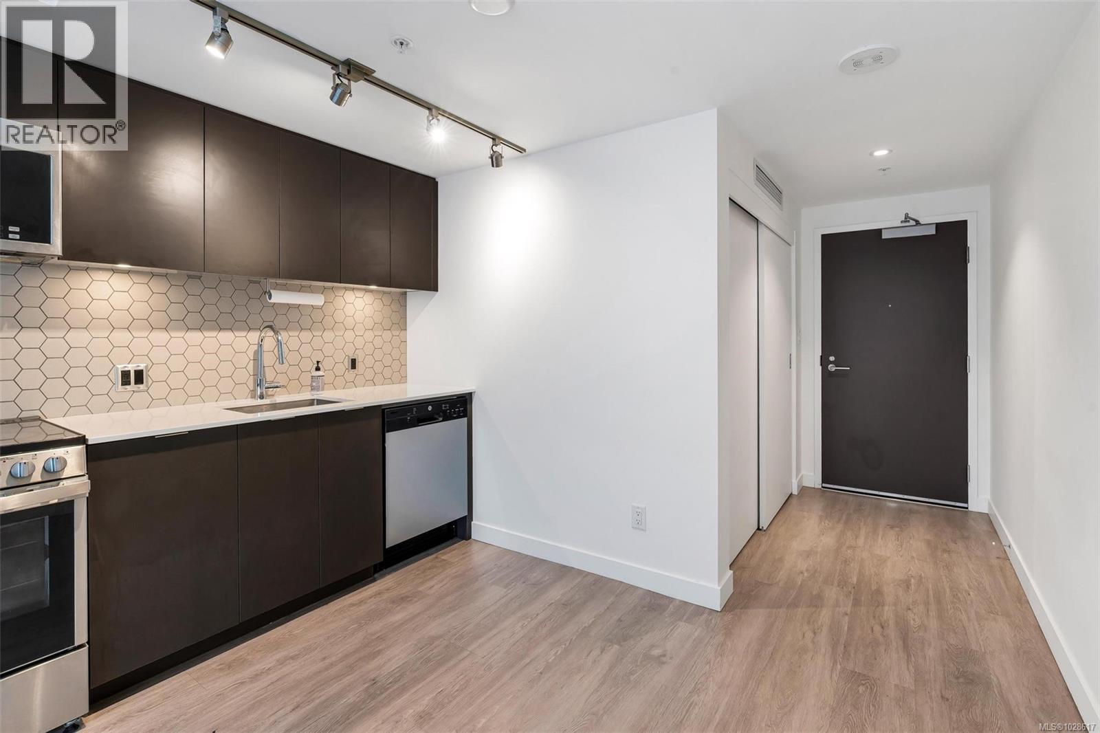 #1804 845 JOHNSON ST - 10