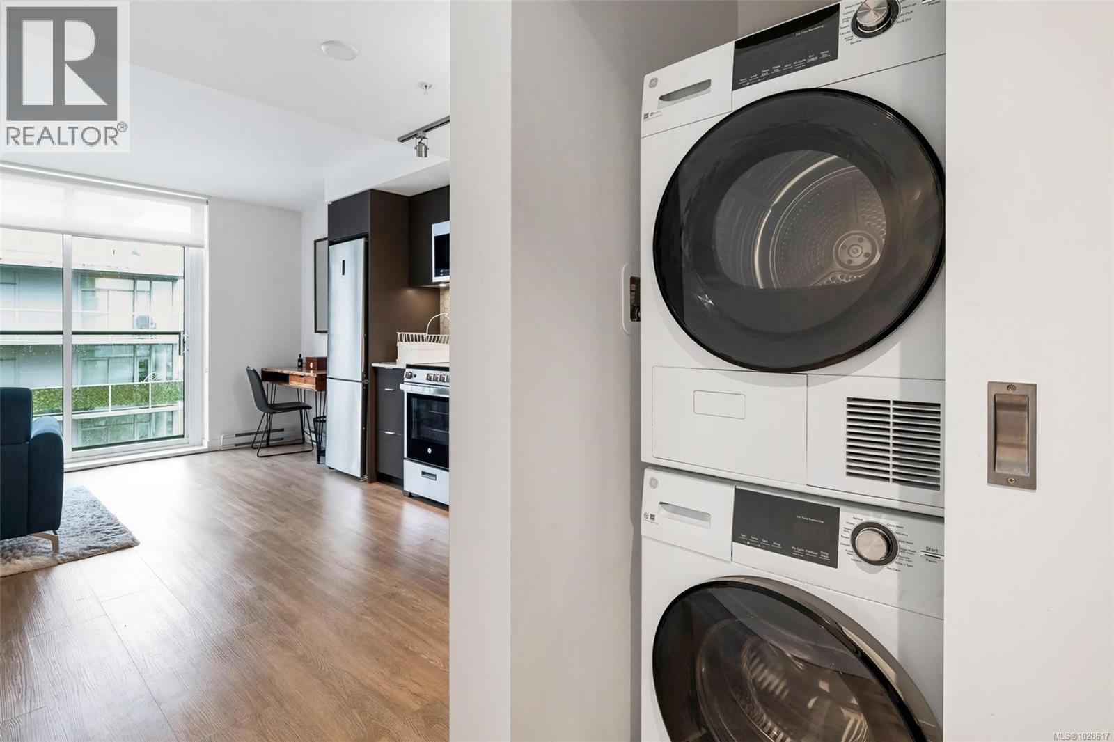 #1804 845 Johnson St - 17