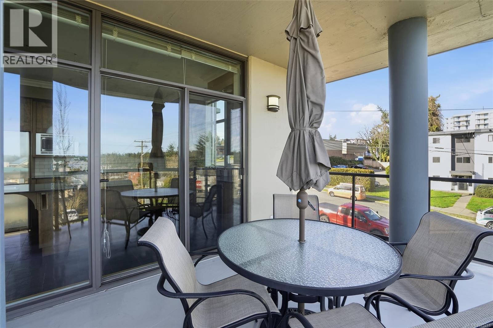 #201 225 ROSEHILL ST - 21