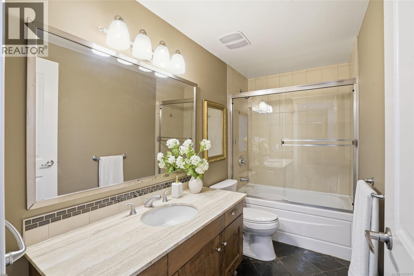 #201 225 ROSEHILL ST - 27