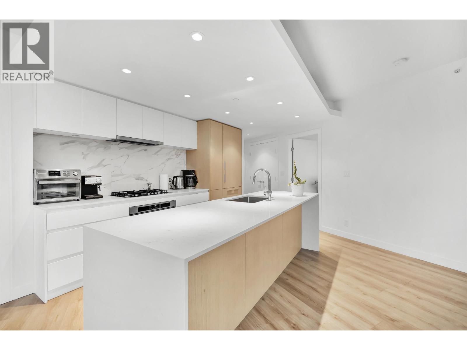 412 1500 FERN STREET