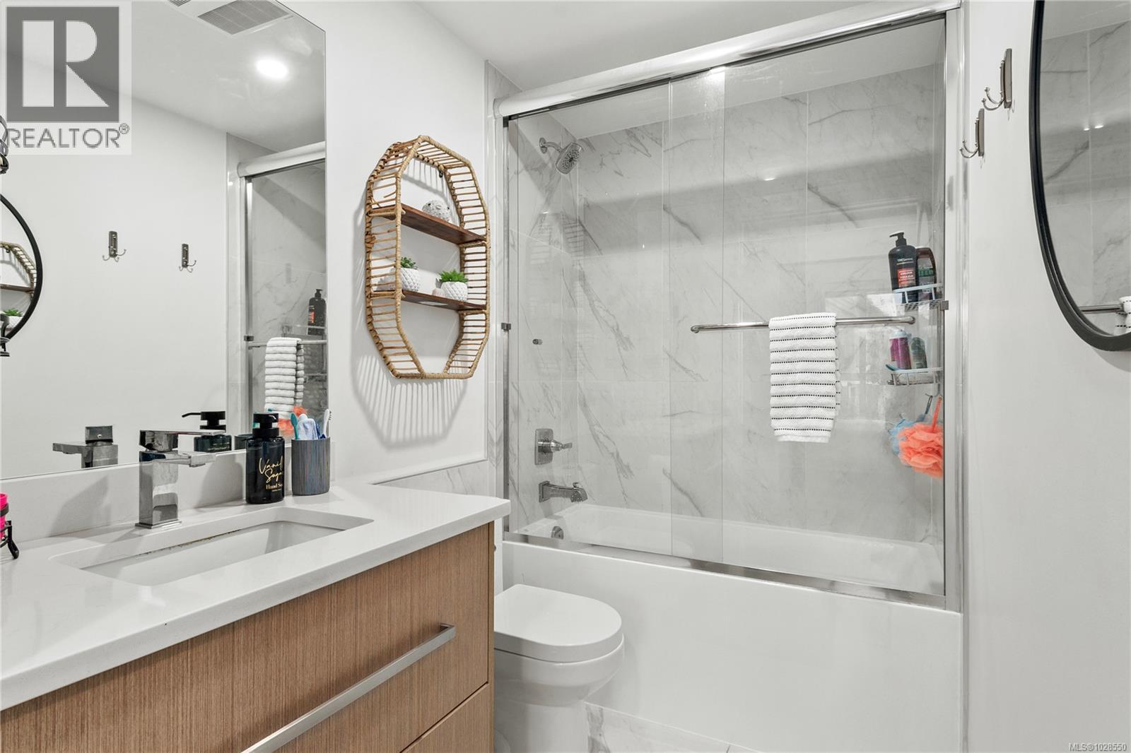 #102 3070 KILPATRICK AVE - 11