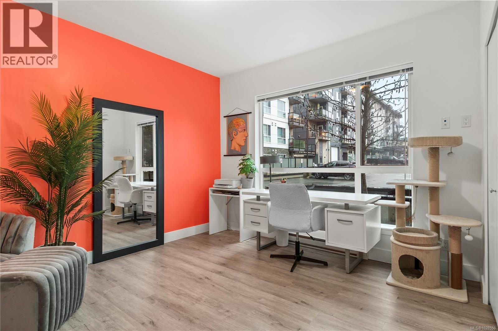 #102 3070 Kilpatrick Ave - 12