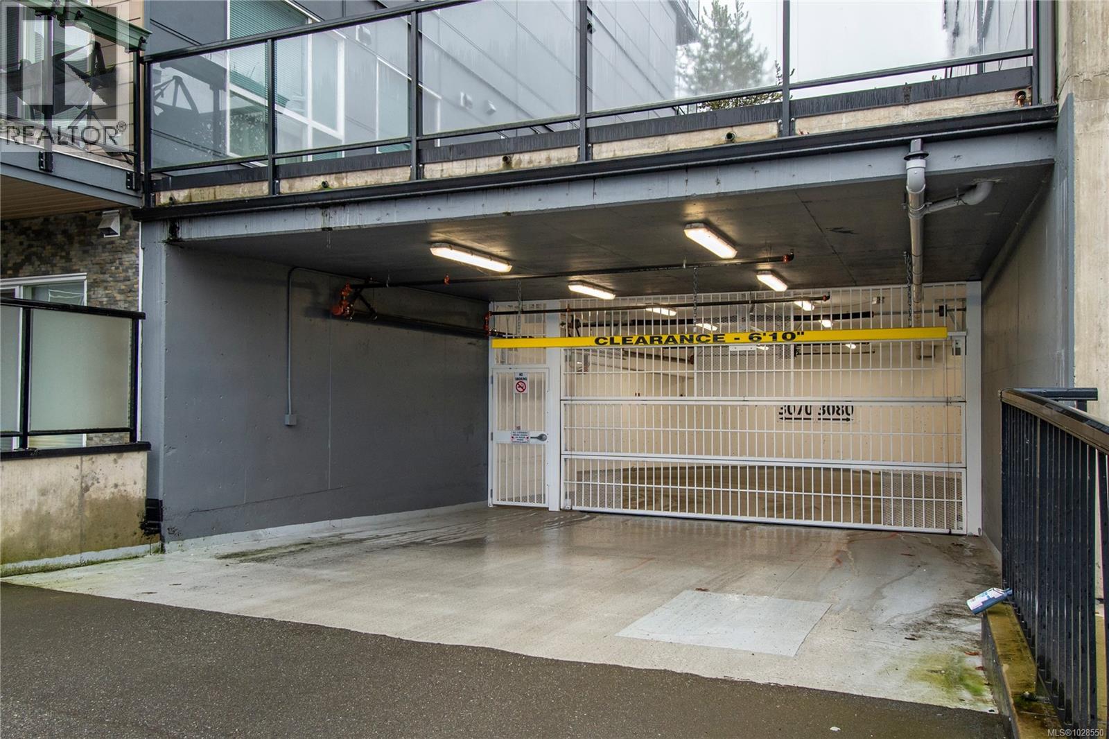 #102 3070 KILPATRICK AVE - 21