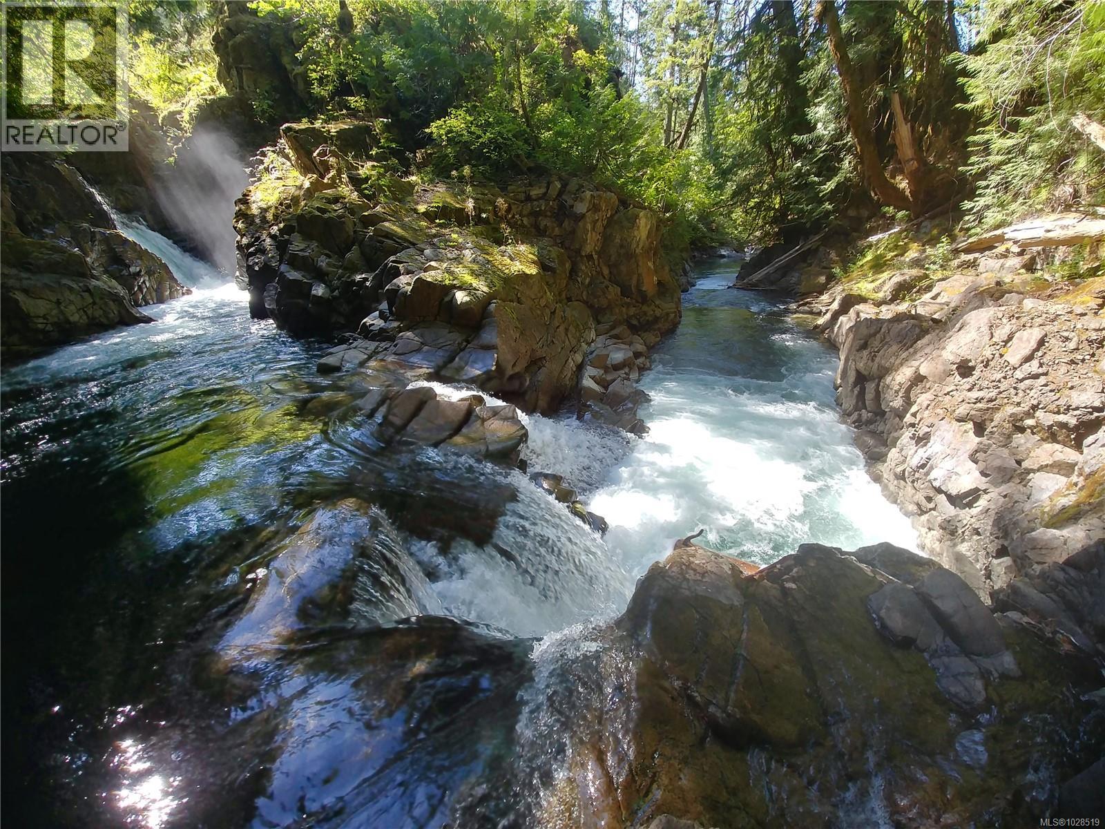 1858 TAYLOR WALK - 26