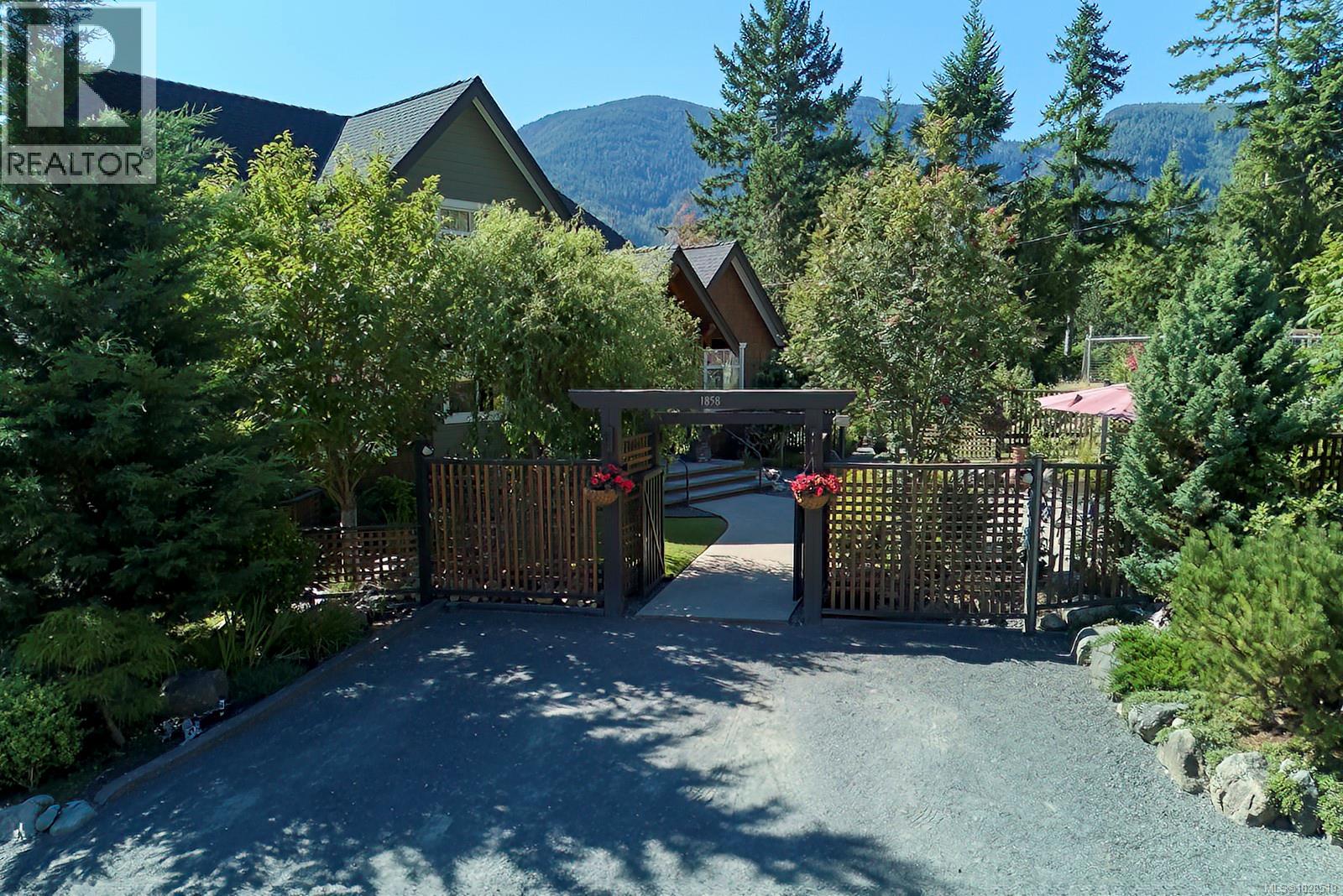 1858 TAYLOR WALK - 60