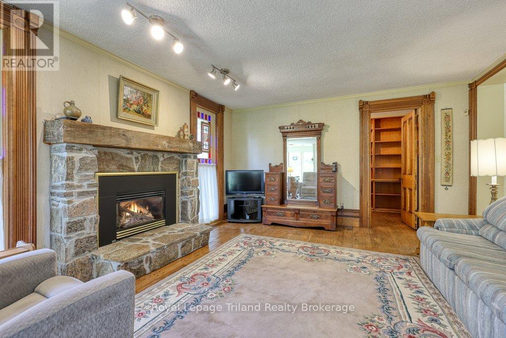 94 ROLPH STREET - 16
