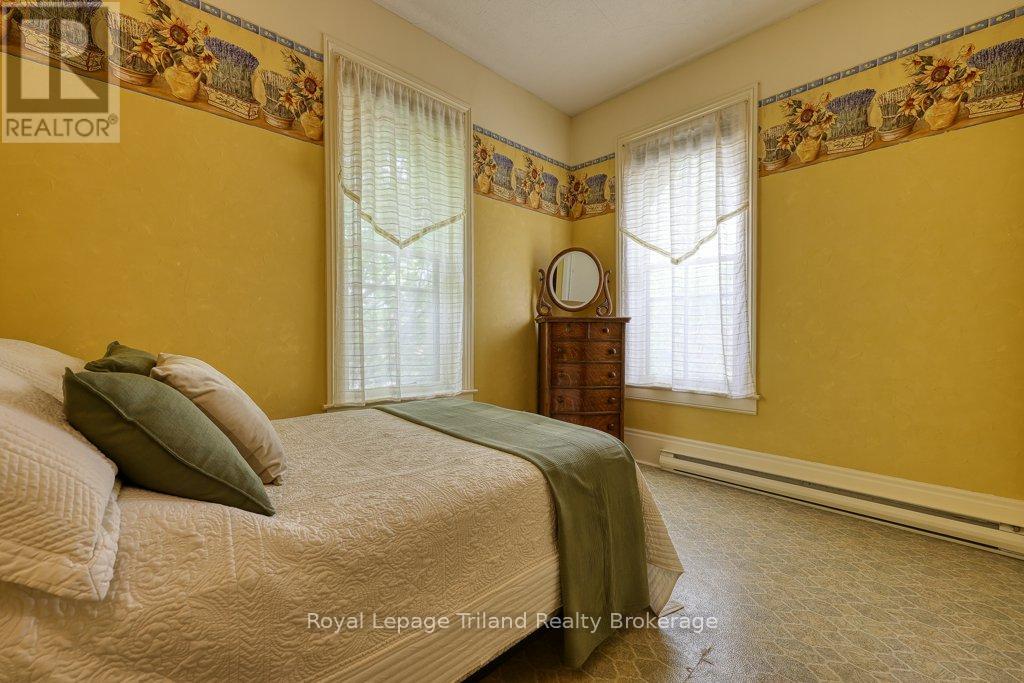 94 ROLPH STREET - 31