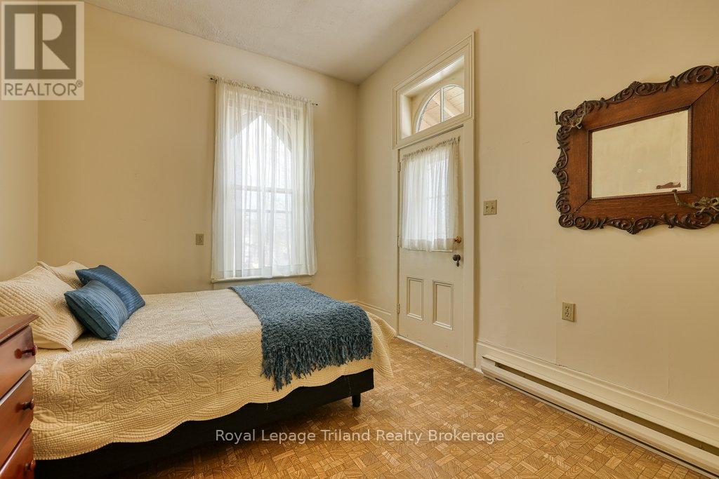 94 ROLPH STREET - 33