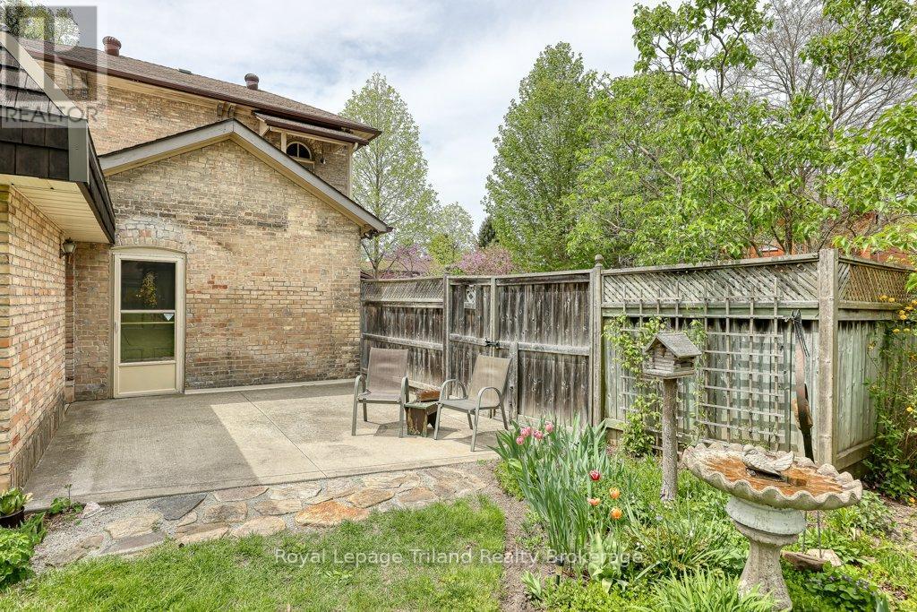 94 ROLPH STREET - 36