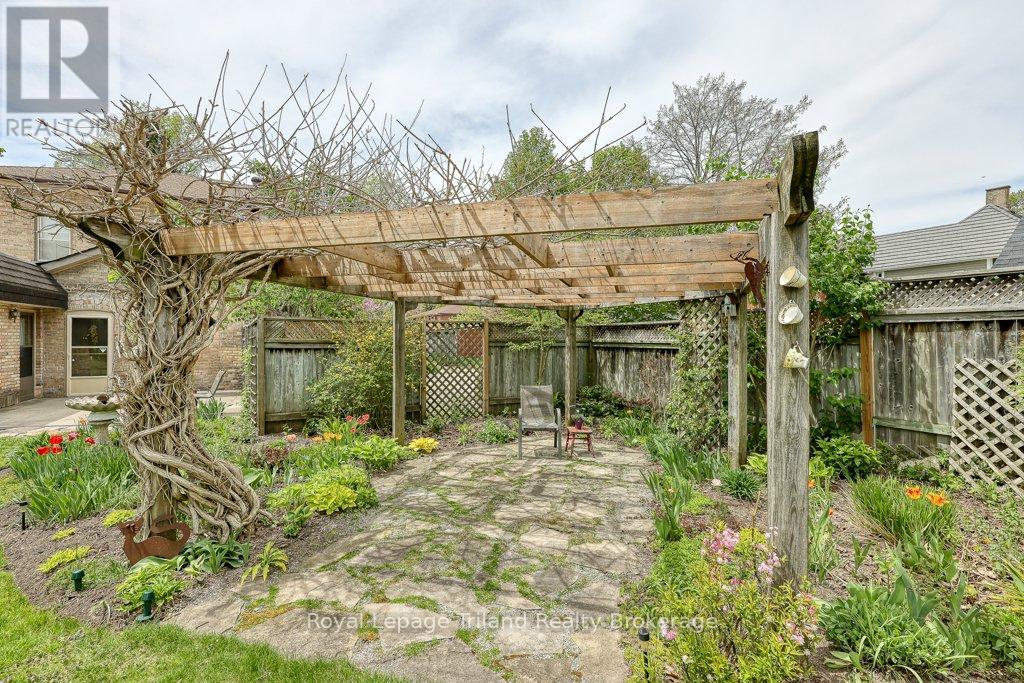 94 ROLPH STREET - 38