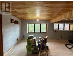 120 East Valley Road thumbnail 12