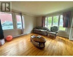 120 East Valley Road thumbnail 4