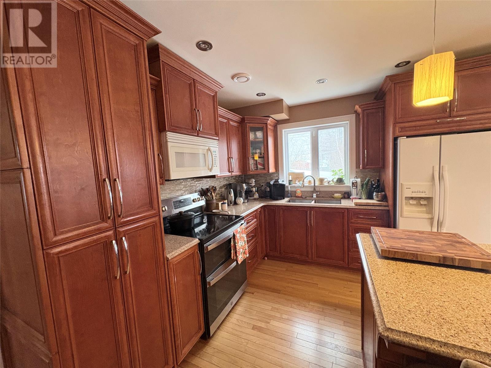 26 THOMAS STREET - 6