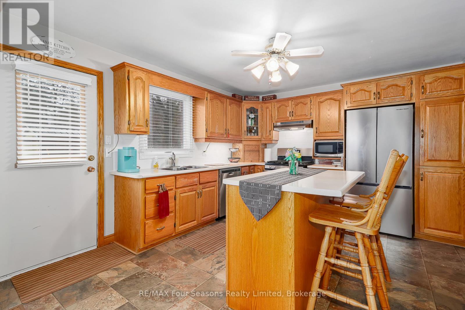 218 DATAS DRIVE - 11