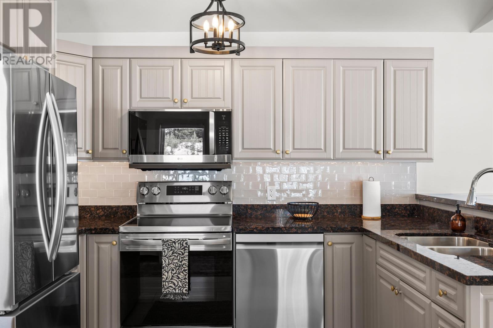 38-102 SCHOOLHOUSE LANE - 17