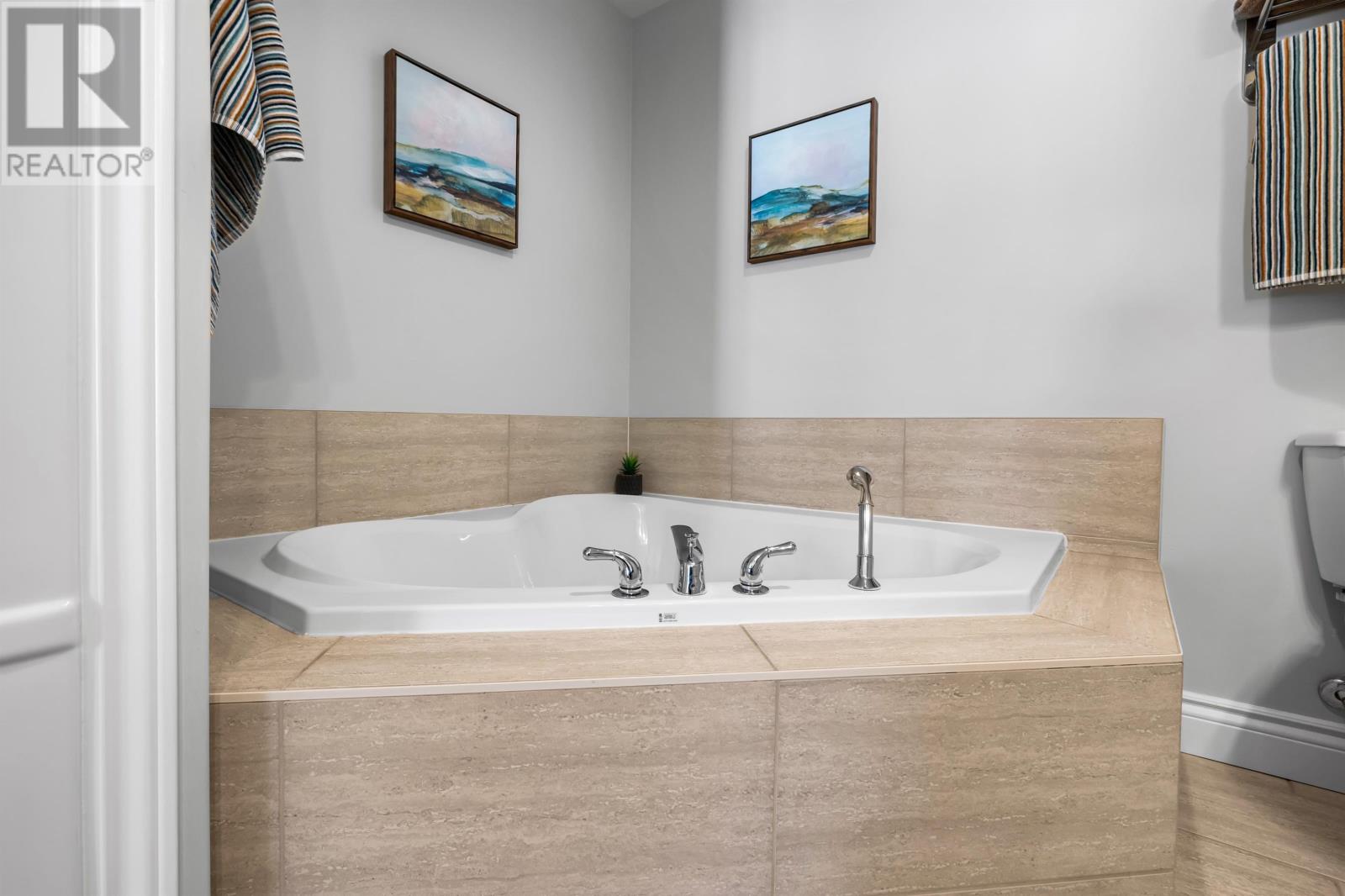 38-102 SCHOOLHOUSE LANE - 26