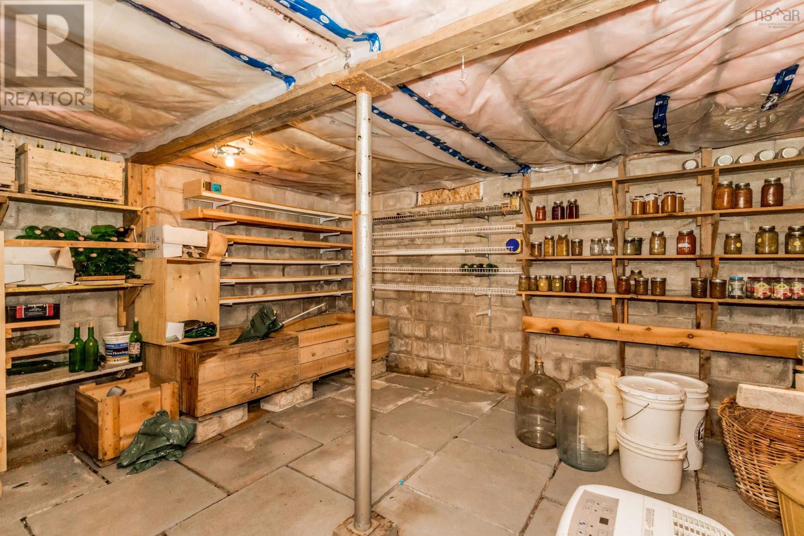 Property 44 of 50 of 1546 Spurr Road