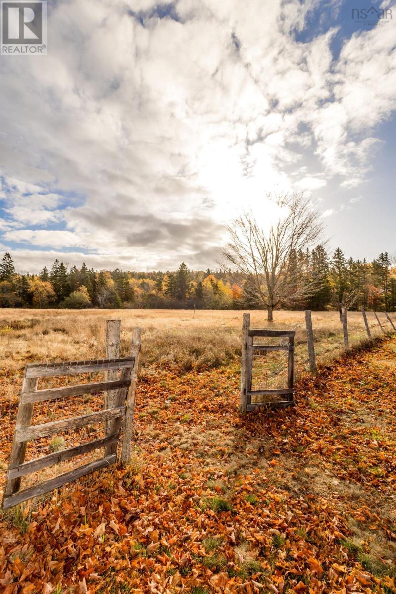 Property 33 of 50 of 1546 Spurr Road