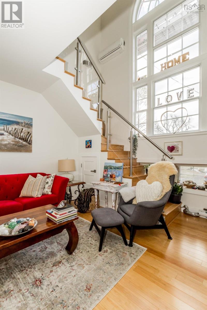 Property 2 of 39 of 204 151 Ritchie Street