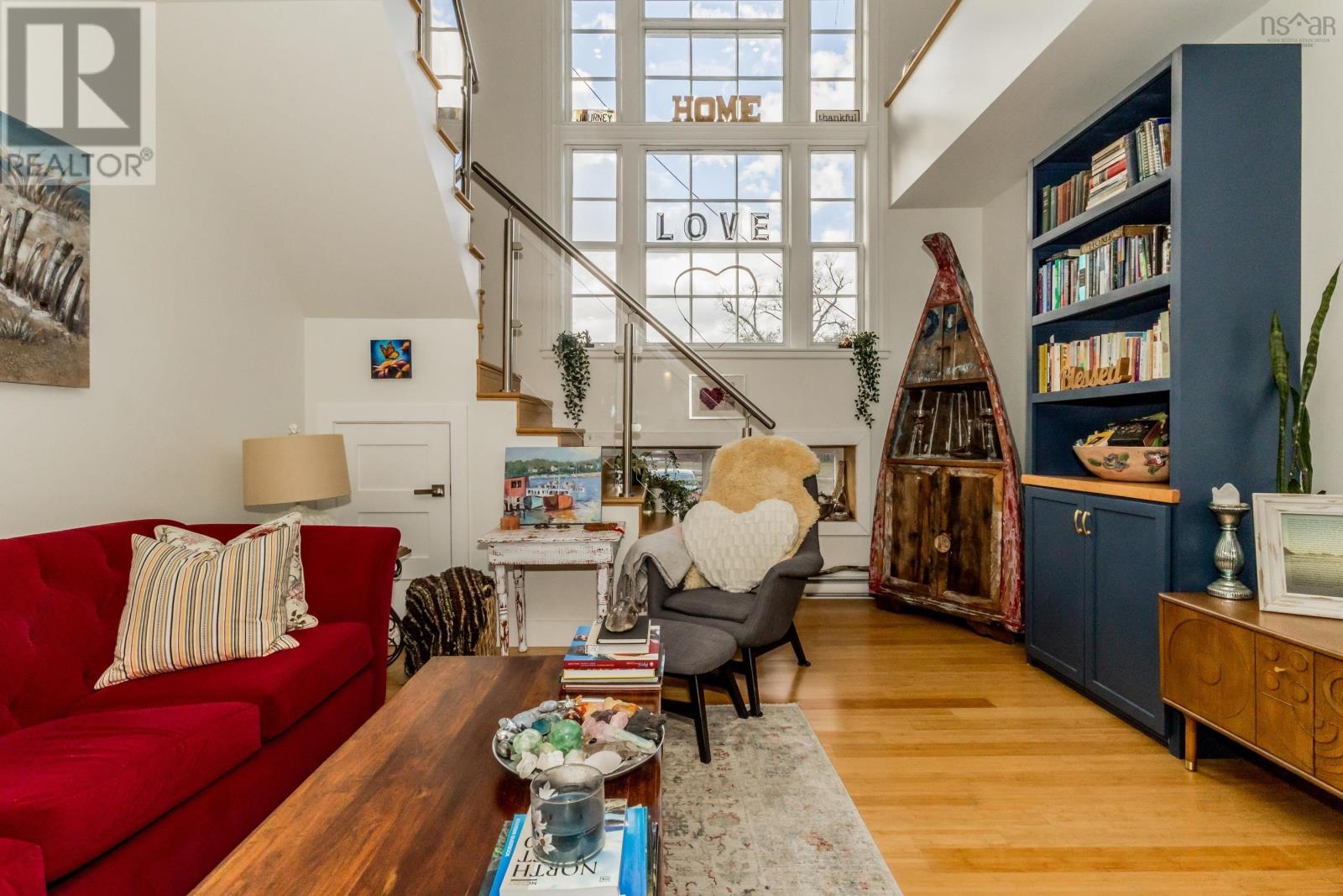 Property 12 of 39 of 204 151 Ritchie Street