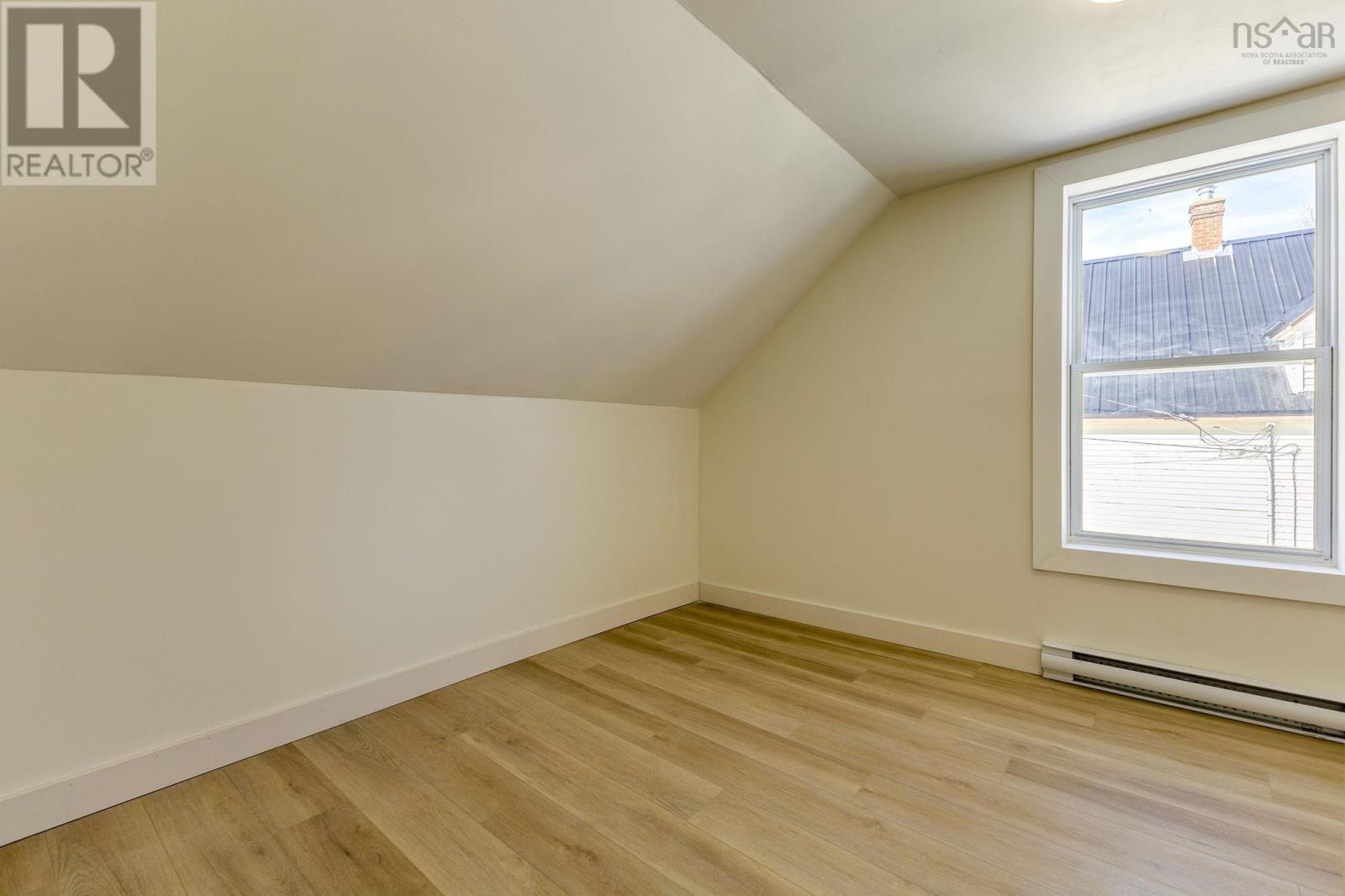 Property 27 of 50 of 2172 North Street