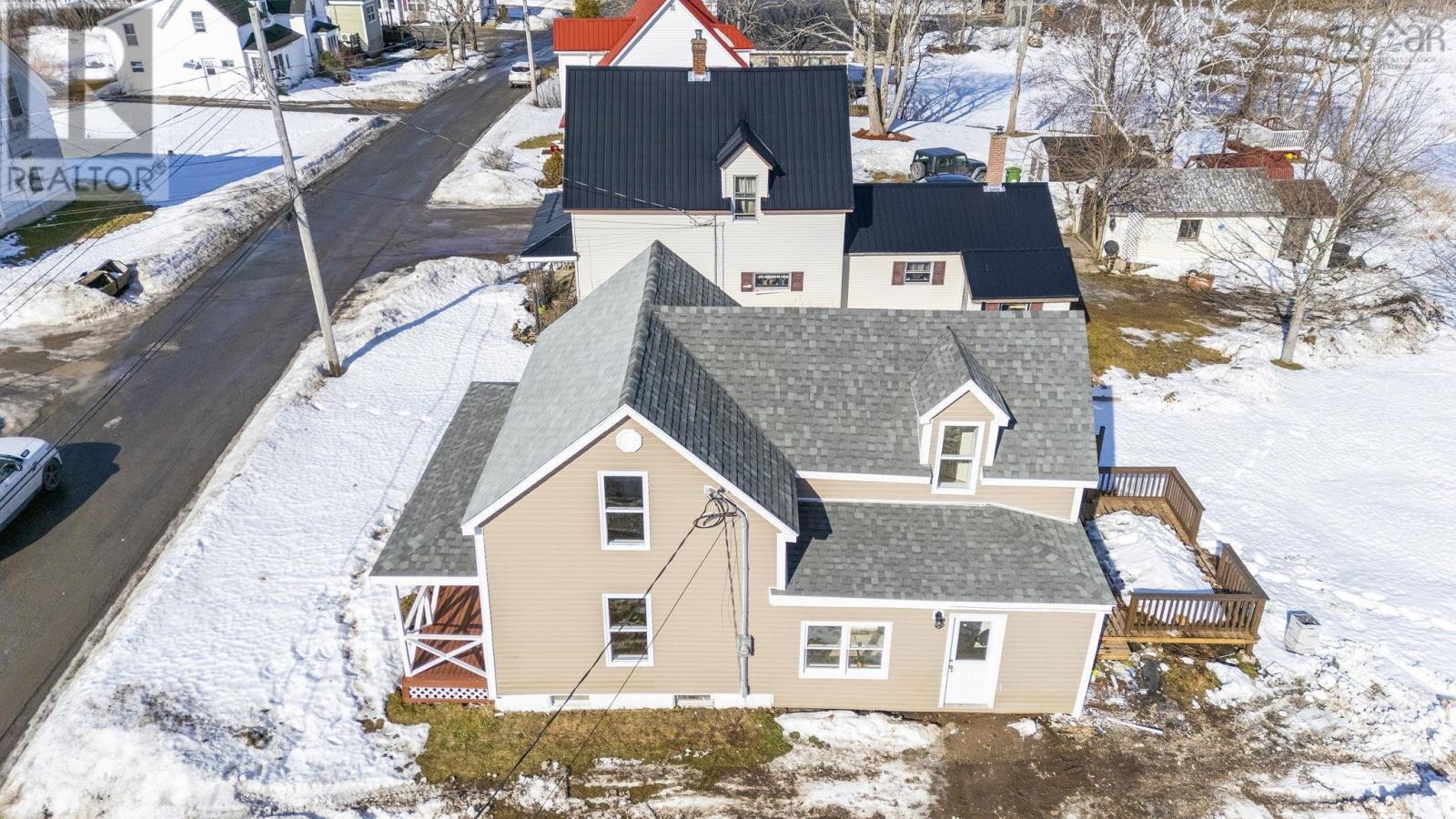 Property 32 of 50 of 2172 North Street