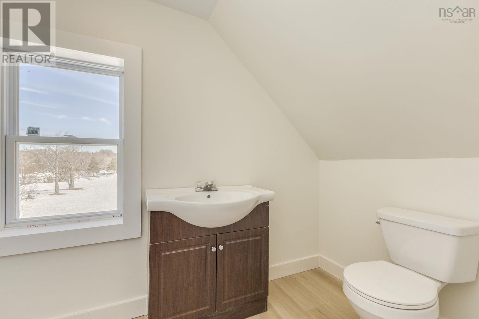 Property 26 of 50 of 2172 North Street