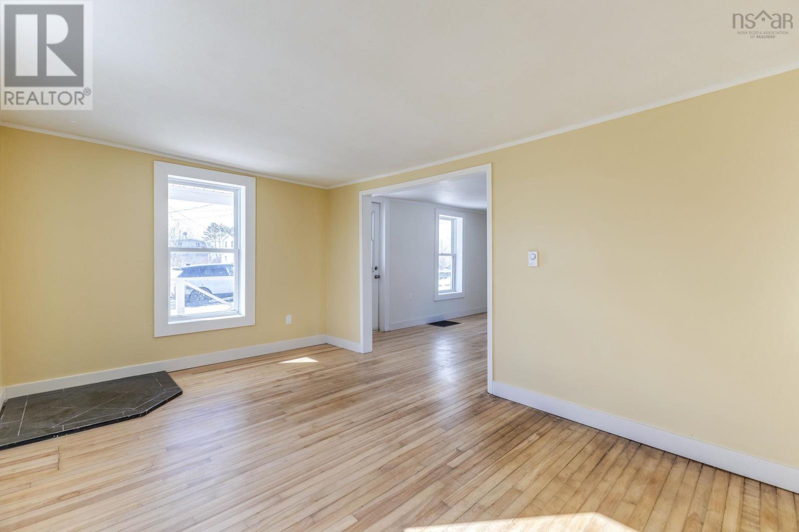 Property 24 of 50 of 2172 North Street