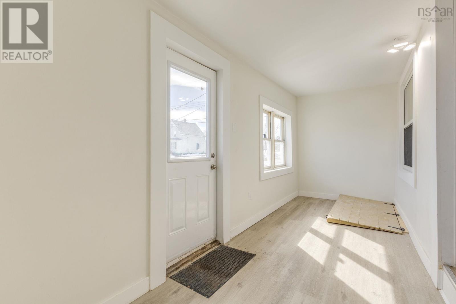 Property 12 of 50 of 2172 North Street