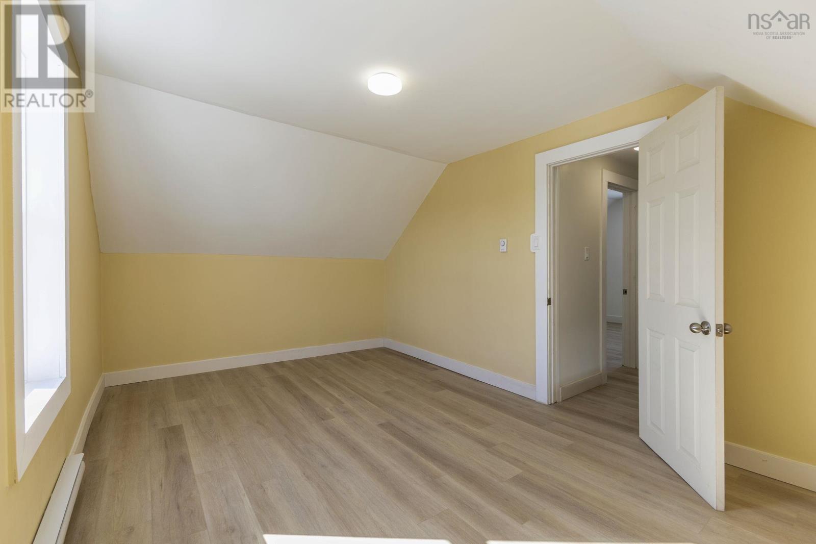 Property 31 of 50 of 2172 North Street