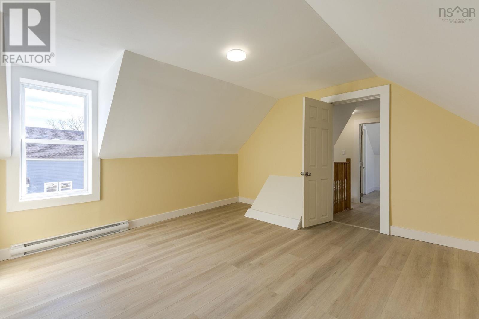 Property 33 of 50 of 2172 North Street