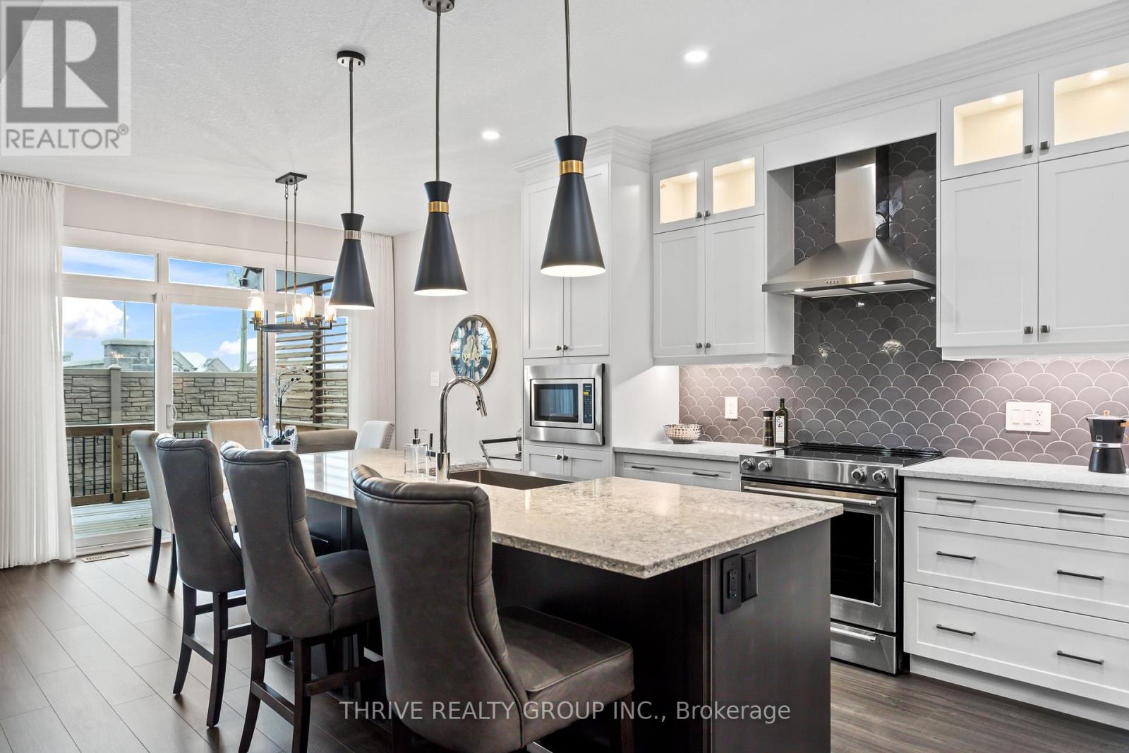 #1 1061 EAGLETRACE DRIVE - 13