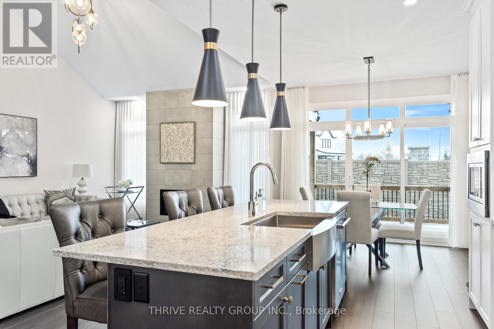 #1 1061 EAGLETRACE DRIVE - 18