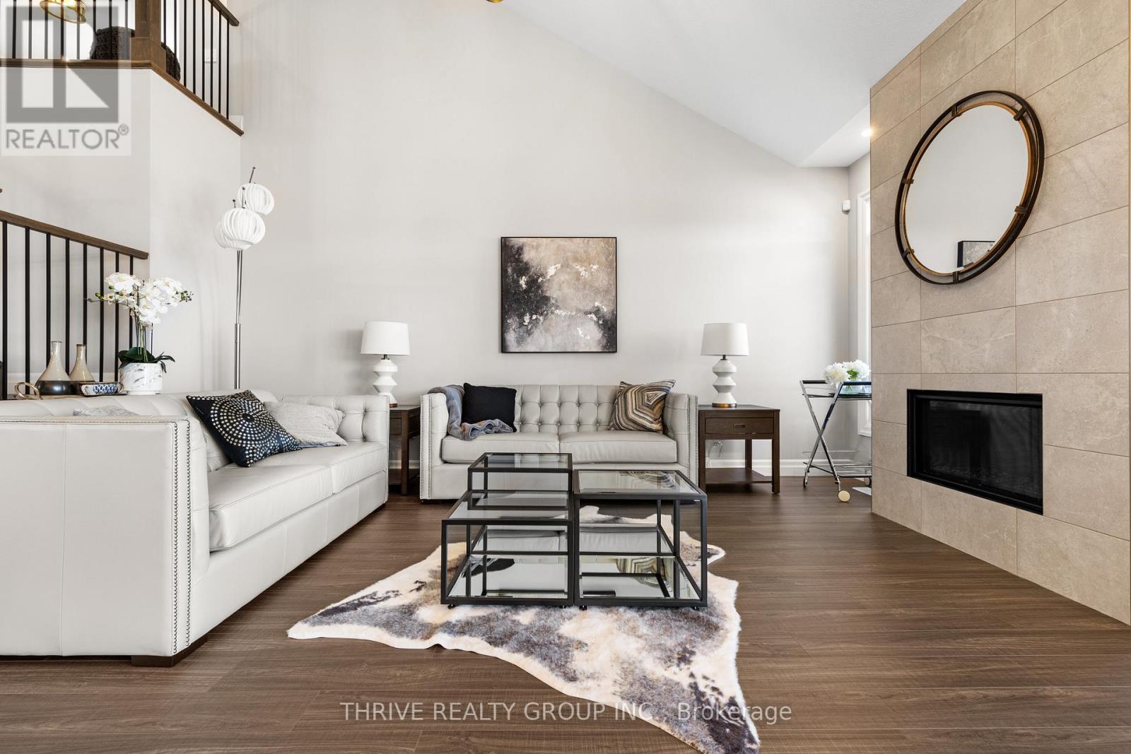 #1 1061 EAGLETRACE DRIVE - 23
