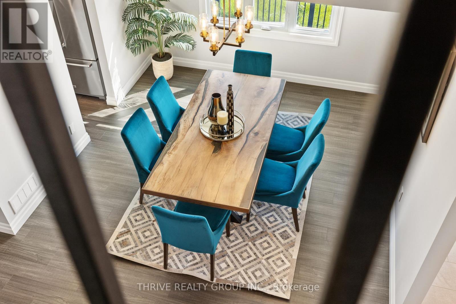 #1 1061 EAGLETRACE DRIVE - 28