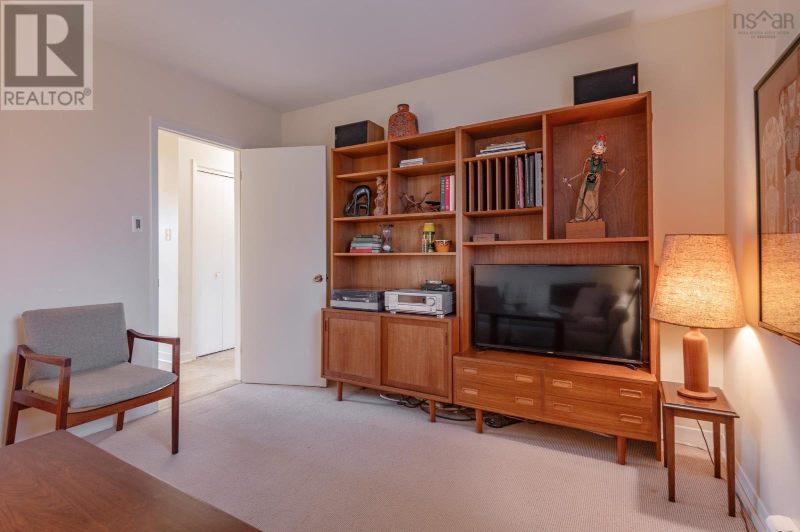 Property 32 of 34 of 5 Wyndrock Drive