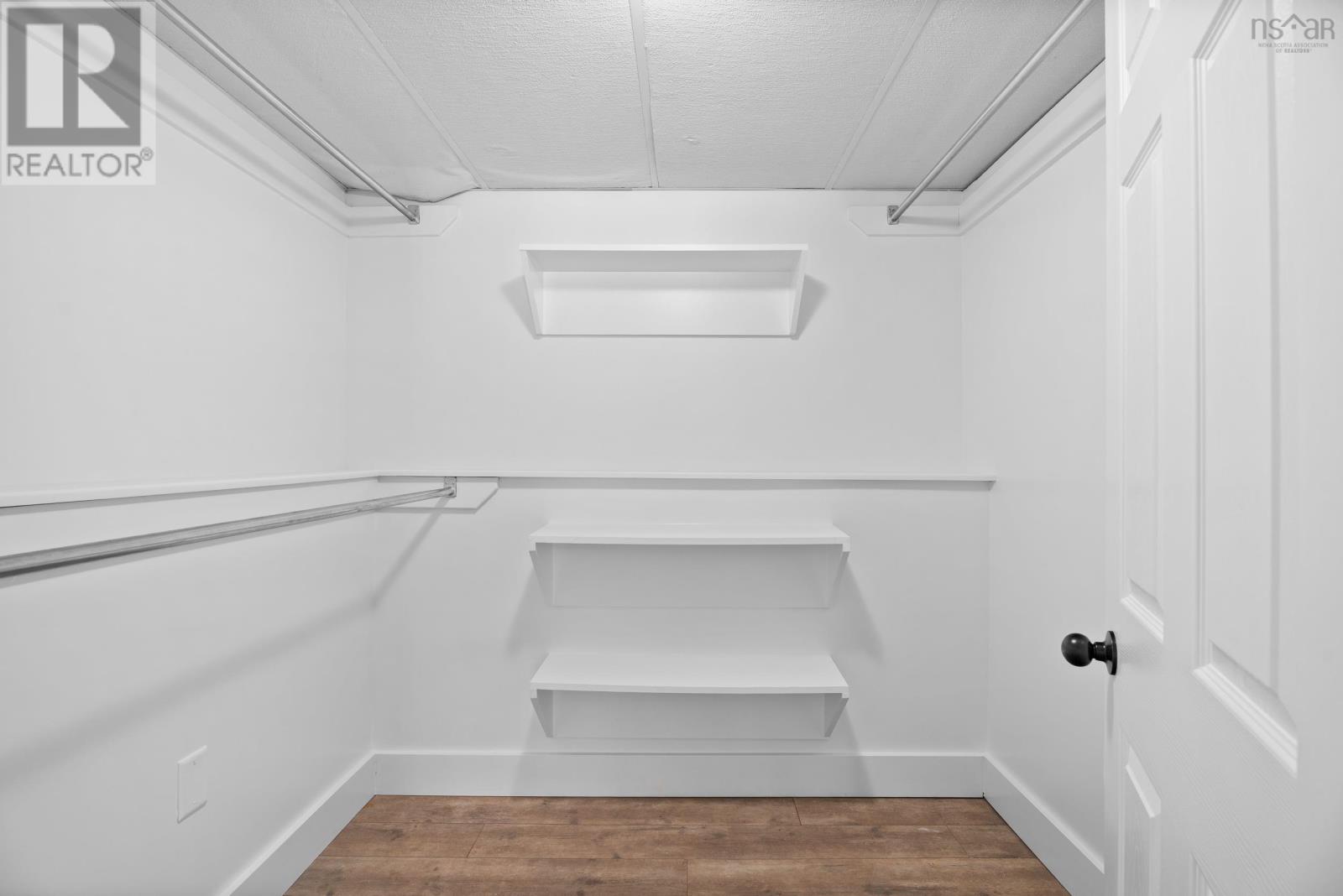 Property 2 of 49 of 1031 Wentworth Road