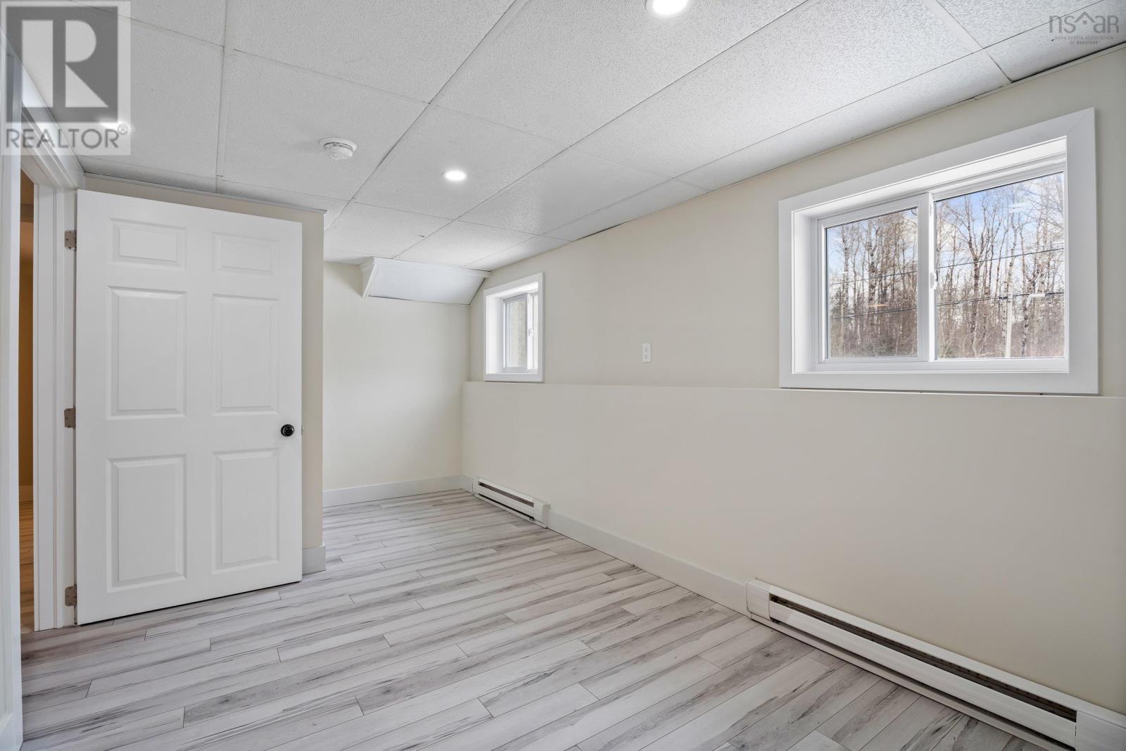 Property 20 of 49 of 1031 Wentworth Road