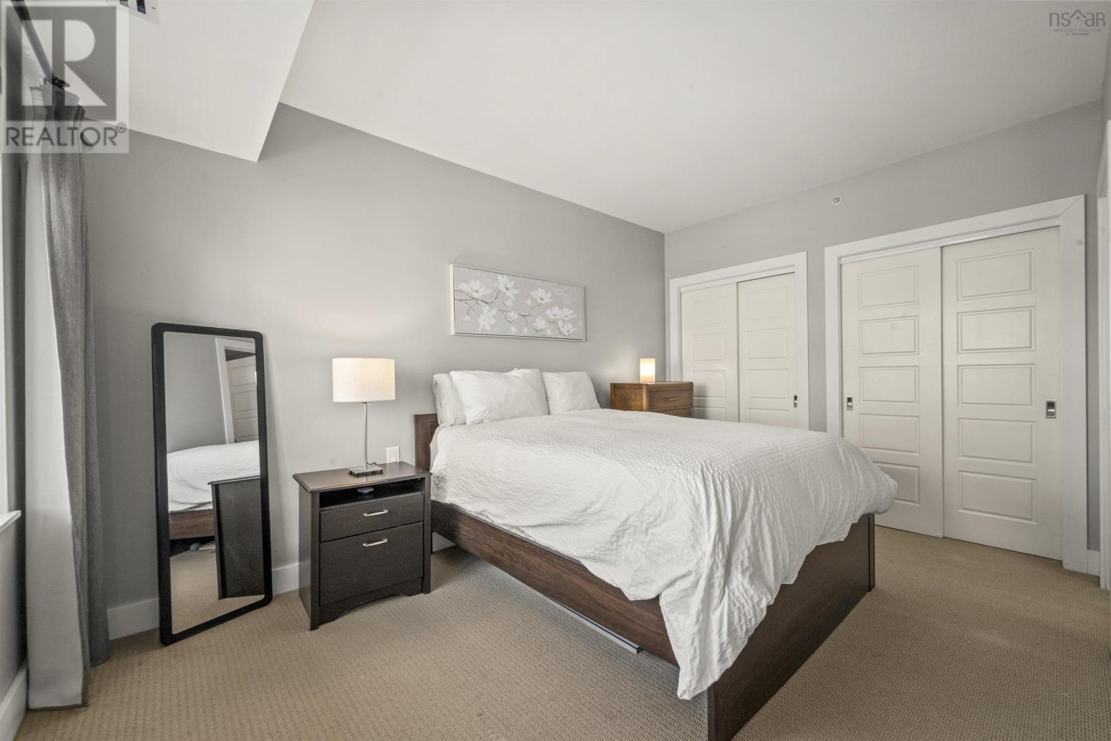 Property 19 of 26 of 806 31 Kings Wharf Place