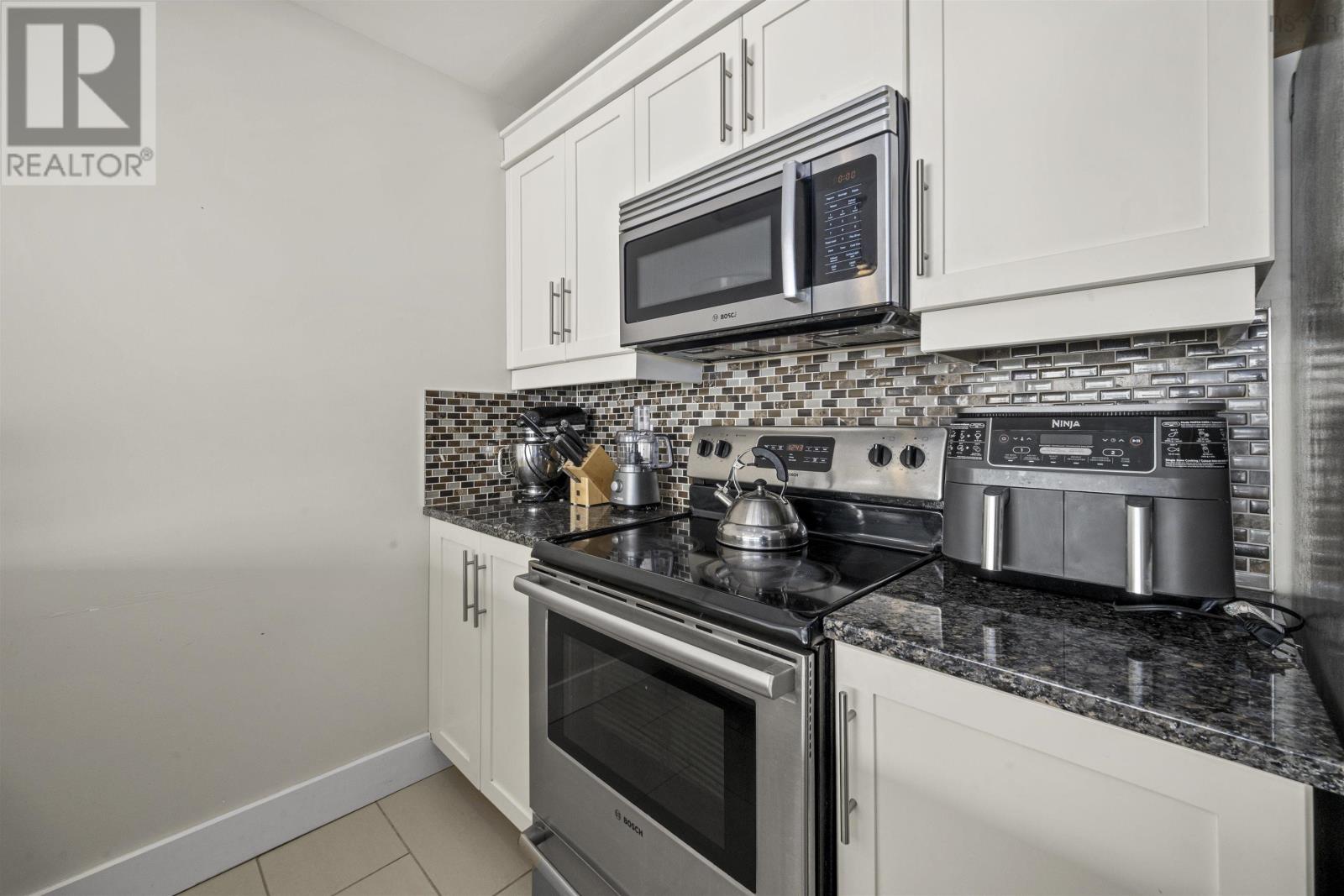 Property 22 of 26 of 806 31 Kings Wharf Place