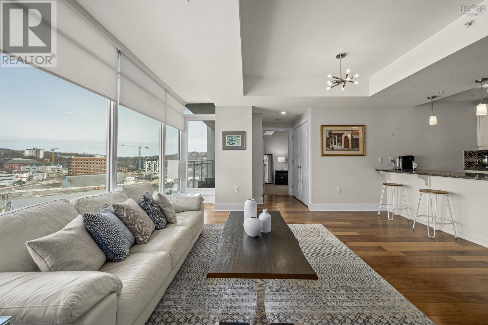 Property 9 of 26 of 806 31 Kings Wharf Place