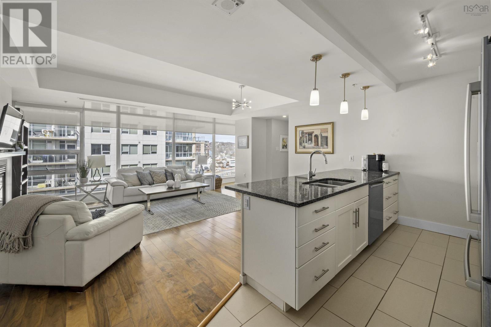 Property 2 of 26 of 806 31 Kings Wharf Place