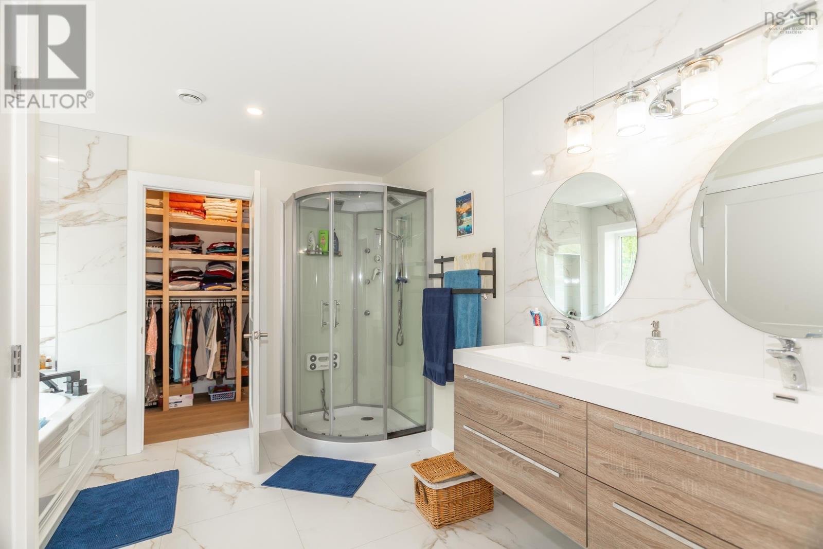 Property 33 of 50 of 2918 Granville Road